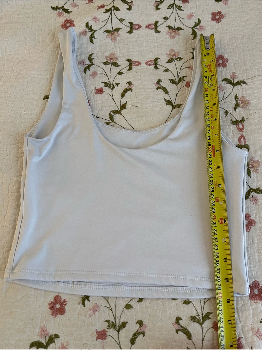 🤍 Gaze White Crop Tank Top Size S Stretch Minimalist Athleisure Casual Boutique. - Picture 6 of 8